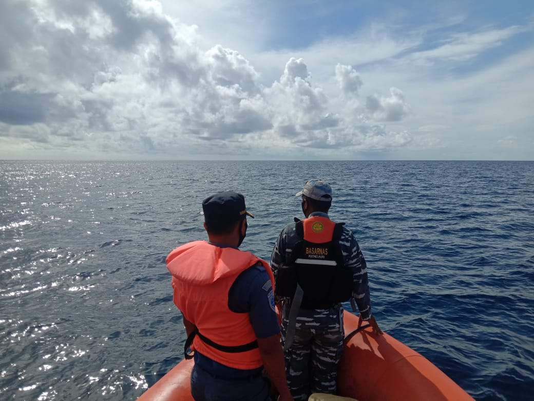 Proses pencarian korban dipermukaan air laut