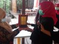 P3APPKB Sultra memberikan penghargaan kepada perempuan inisiator Sulawesi Tenggara