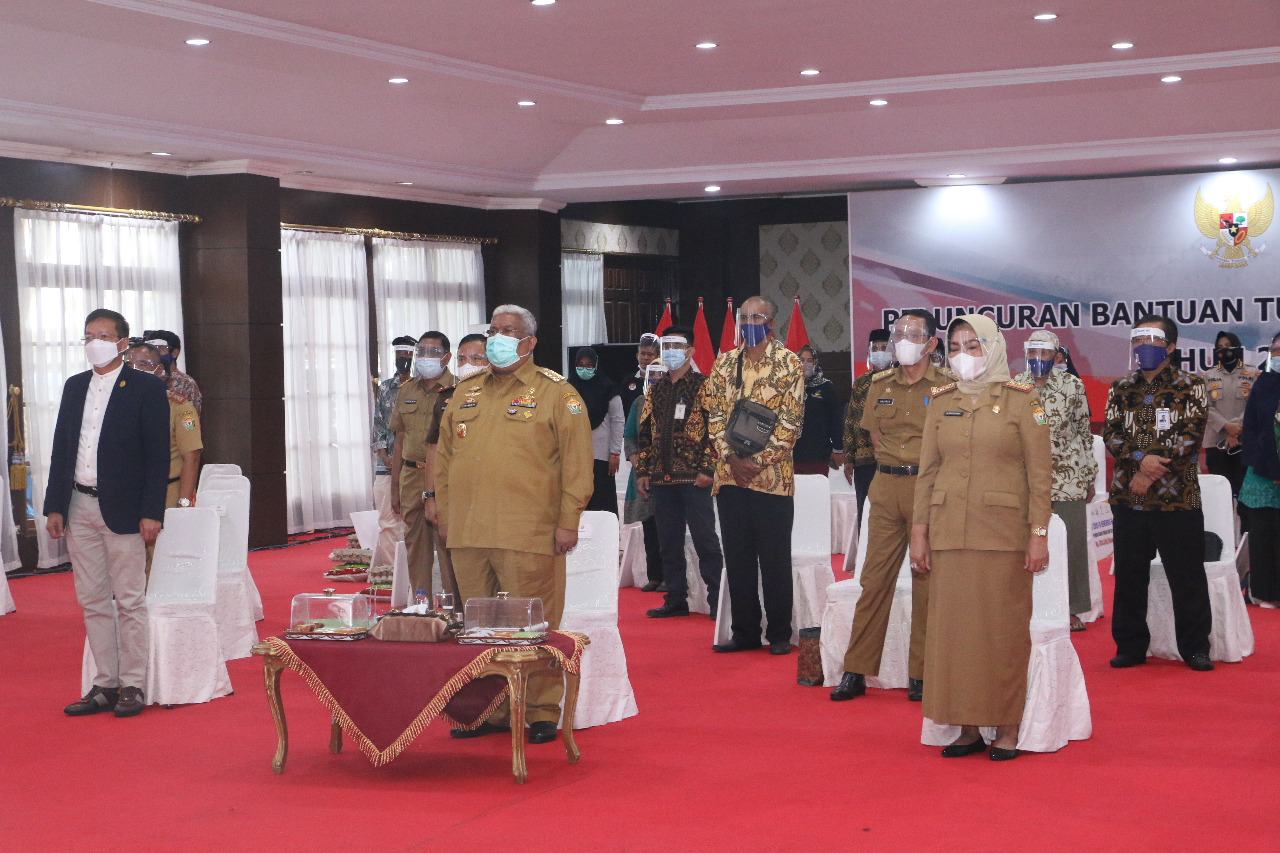 Mazi menghadiri penyaluran bantuan tunai yang dilaksanakan serentak secara nasional melalui video konferens di Istana Negara