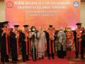 Foto bersama Wagub Dr.H. Lukman Abunawas,MH, M.Si., (tengah)