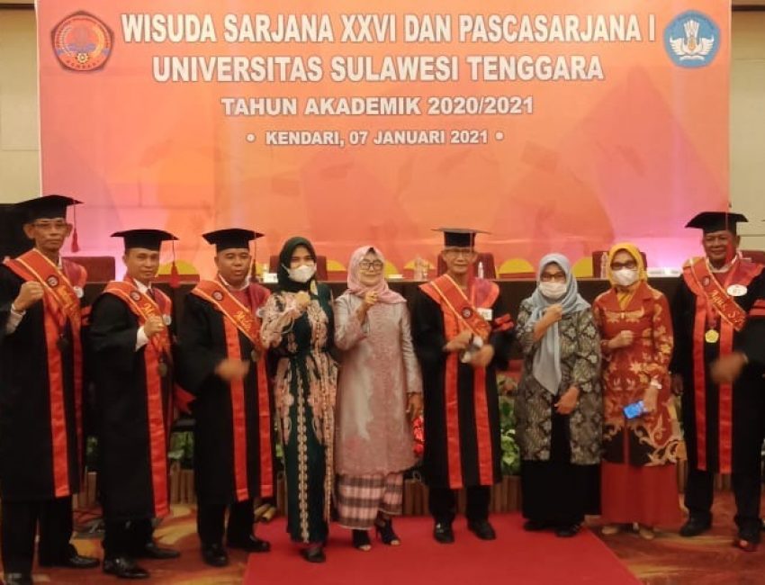 Foto bersama Wagub Dr.H. Lukman Abunawas,MH, M.Si., (tengah)