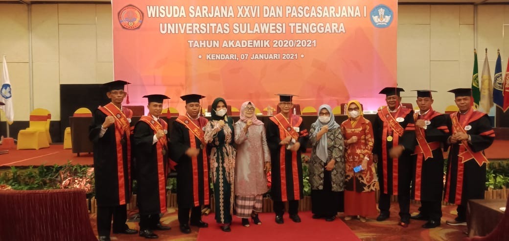 Foto bersama Wagub Dr.H. Lukman Abunawas,MH, M.Si., (tengah)