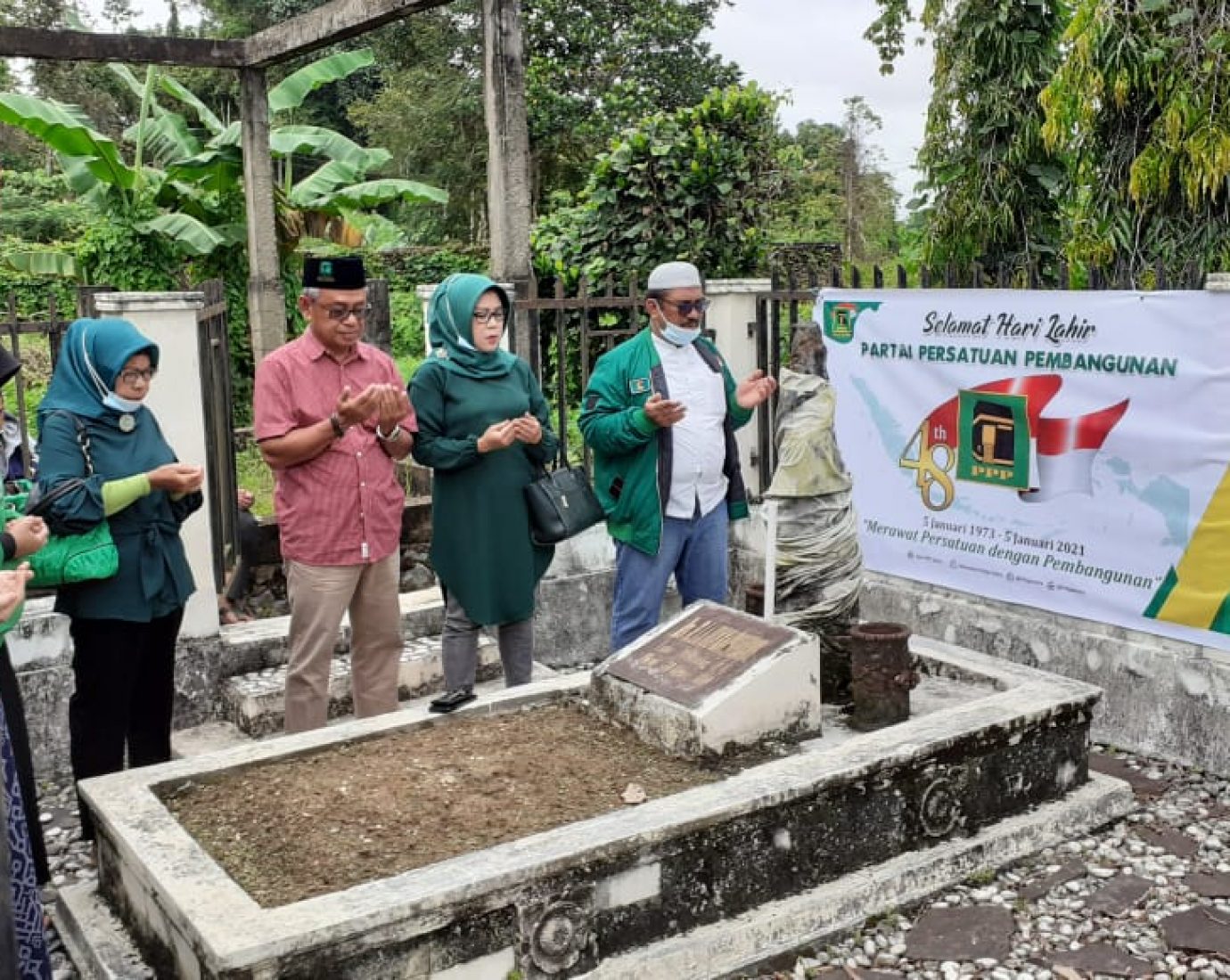 Harlah ke 48, DPW PPP Sultra Ziarah ke Makam Laode Kaemuddin