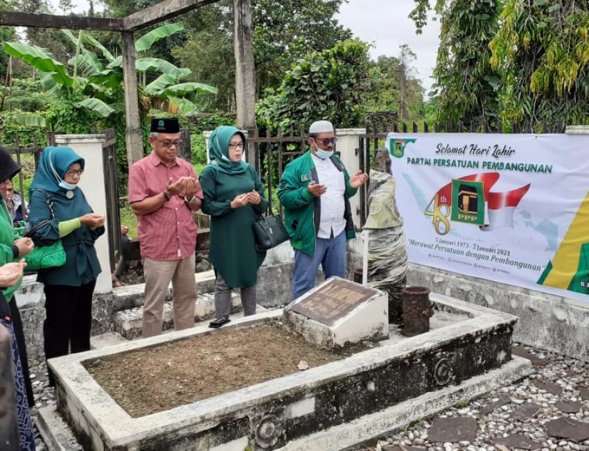 Harlah ke 48, DPW PPP Sultra Ziarah ke Makam Laode Kaemuddin