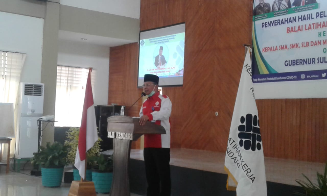 Kepala BLK kendari Dr. La Ode Haji Polandi S.Pd.,M.Pd.