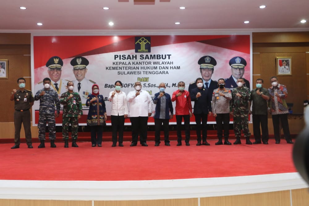Foto bersama usai giat pisah sambut Kakanwil Kemenkumham. Foto: Ewit Kominfo