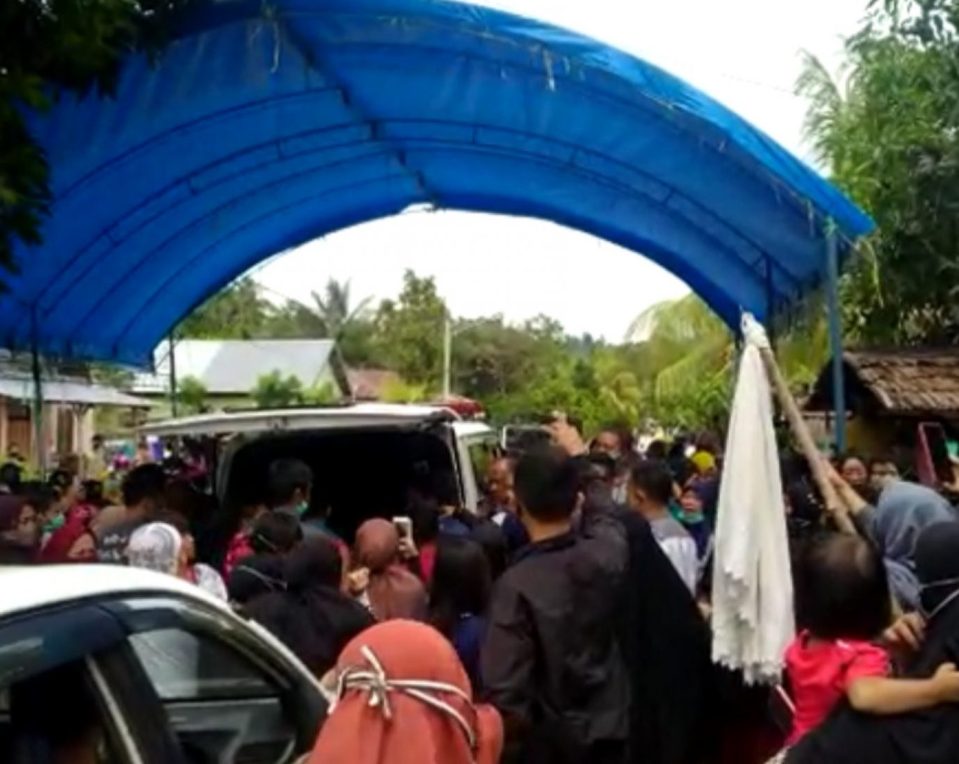 Keluarga Pasien Covid-19 Ambil Paksa Jenazah untuk Dimakamkan Tanpa Prokes