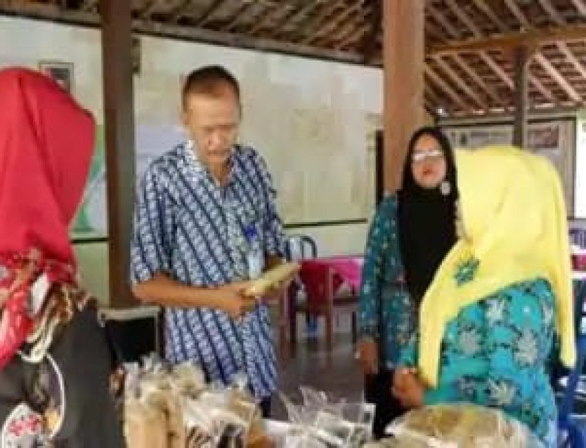 Perempuan Pelaku Usaha Mikro dan Kecil Butuh Solusi Pemasaran