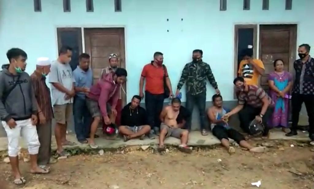 Tiga tersangka yang berhasil dibekuk oleh Tim Subdit 1 Dit Res Narkoba Polda Sultra
