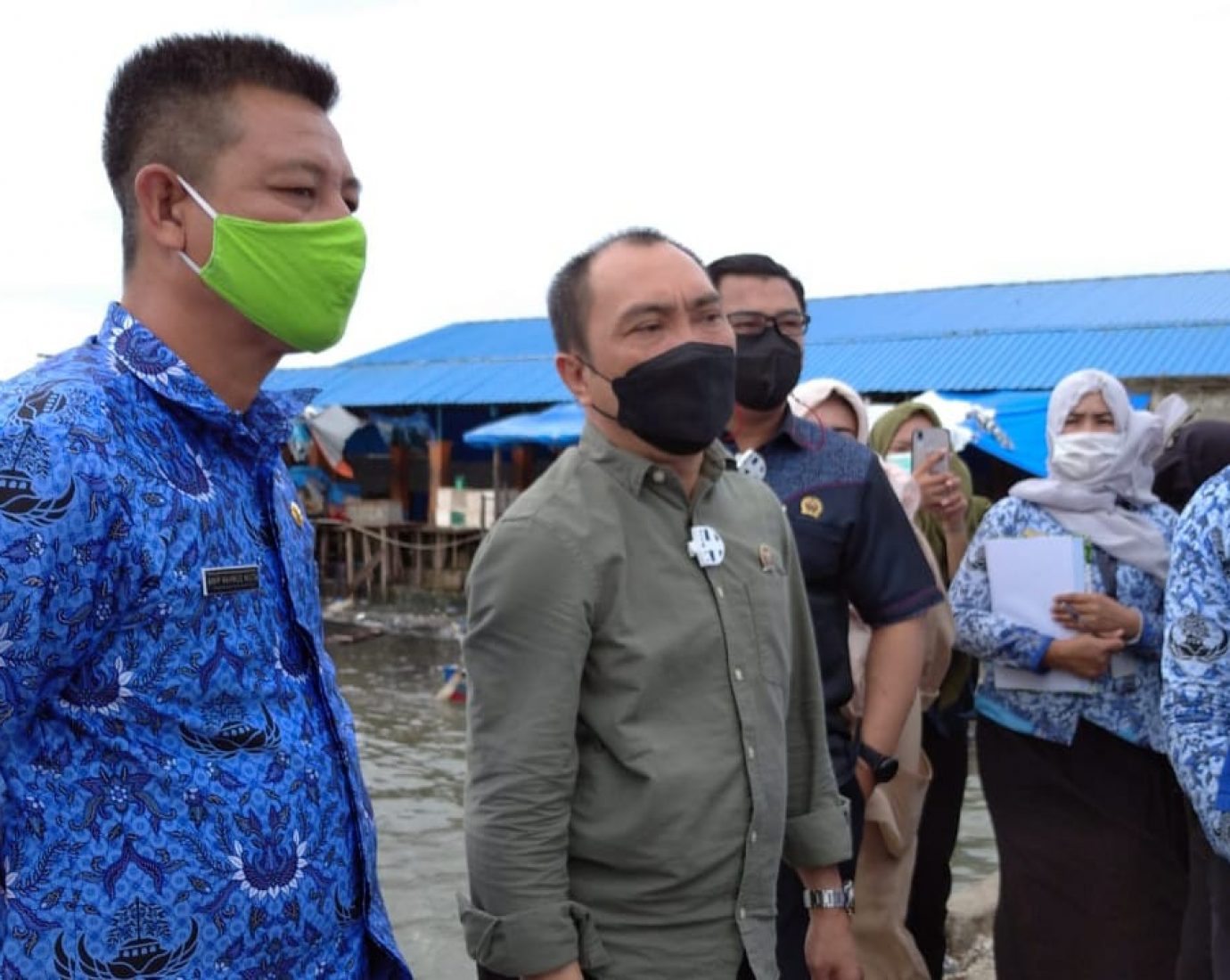 Ketua Komisi II DPRD Kota Kendari Kritisi Sampah yang Berserakan di TPI