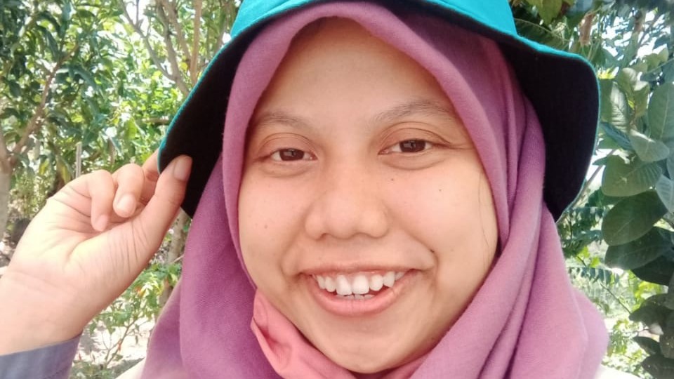 Desi Dian S, S.Ikom