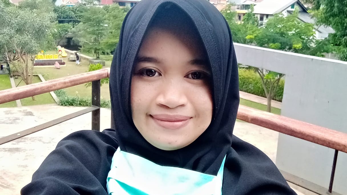 Yusriani Rini Lapeo, S.Pd