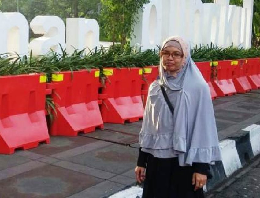 Fitri Suryani, S. Pd. (Guru dan Penulis Asal Konawe, Sultra)