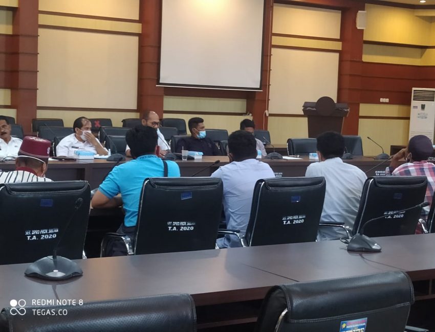 Tiang Kabel Sutet PT OSS Masuk Lahan Warga Tanpa Izin