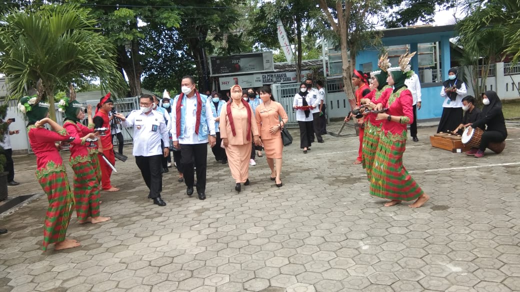 Kelapa Badan Narkotika Nasional Provinsi Sulawesi Tenggara Brigjen Pol. Sabaruddin Ginting, S.I.K melakukan kunjungan kerja di BNNK Kolaka