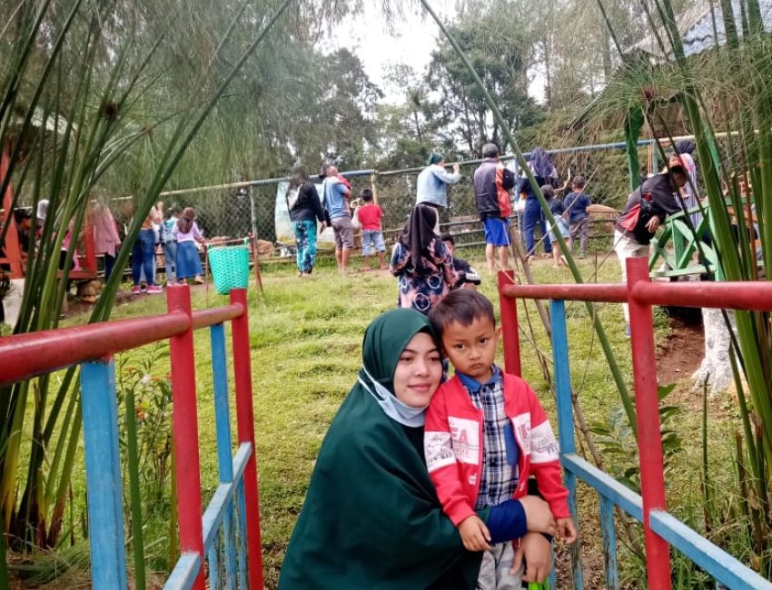 Suntari (Ibu Rumah Tangga)