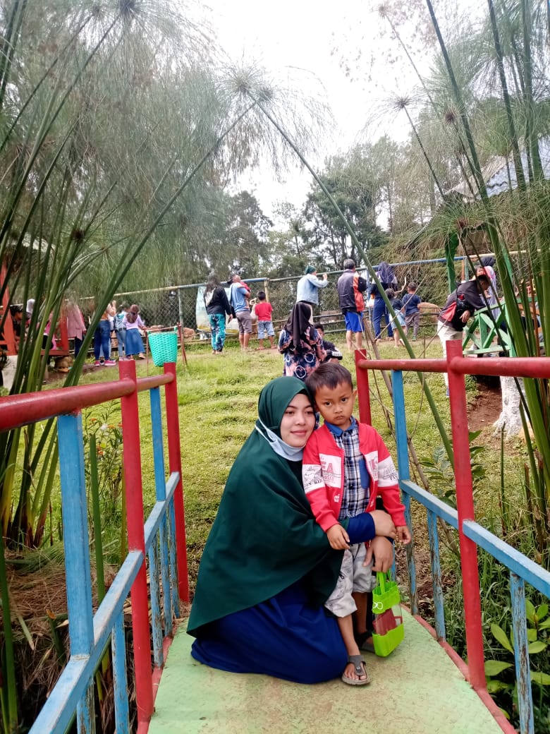 Suntari (Ibu Rumah Tangga)