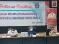 Sekda Sultra, saat menyampaikan pandangannya dalam rapat evaluasi posko Satgas Covid-19 Sultra