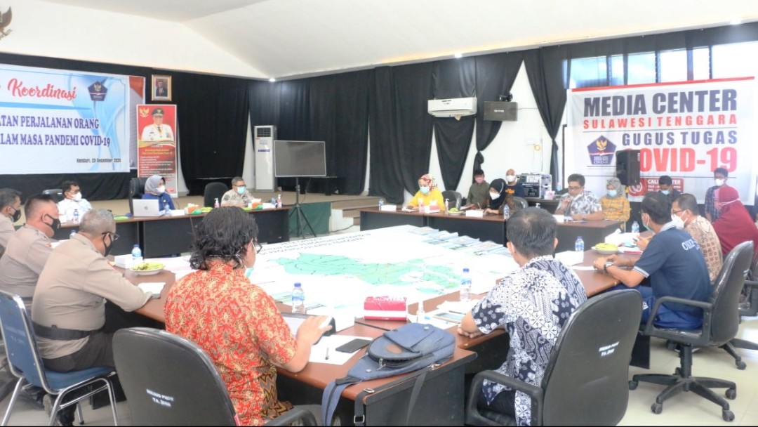Suasana saat rapat evaluasi Satgas Covid-19 Sultra