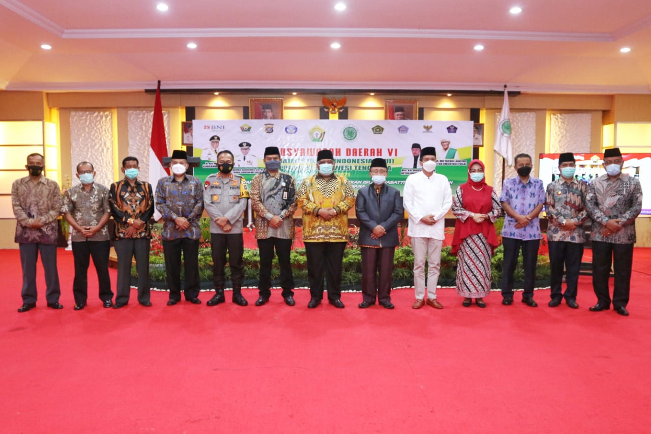 Foto bersama Gubernur Sultra dengan anggota MUI