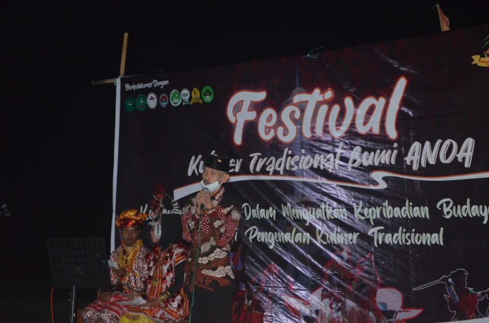 Wali Kota Baubau saat memberikan sambutan di Festival Kuliner Tradisional Bumi ANOA