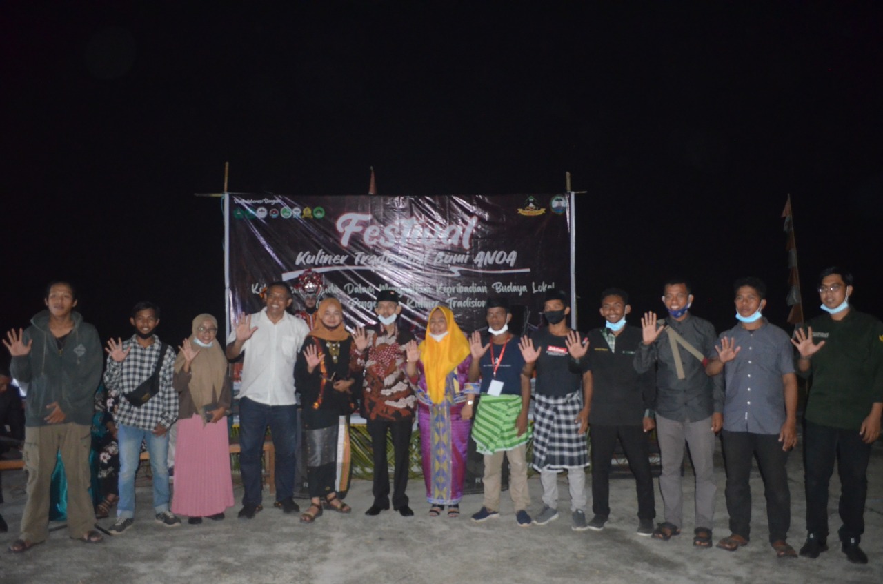 Foto bersama panitia bersama wali kota Baubau