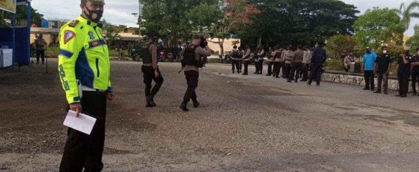 Kasat lantas Polres Muna, AKP Asnawi saat Apel Siaga