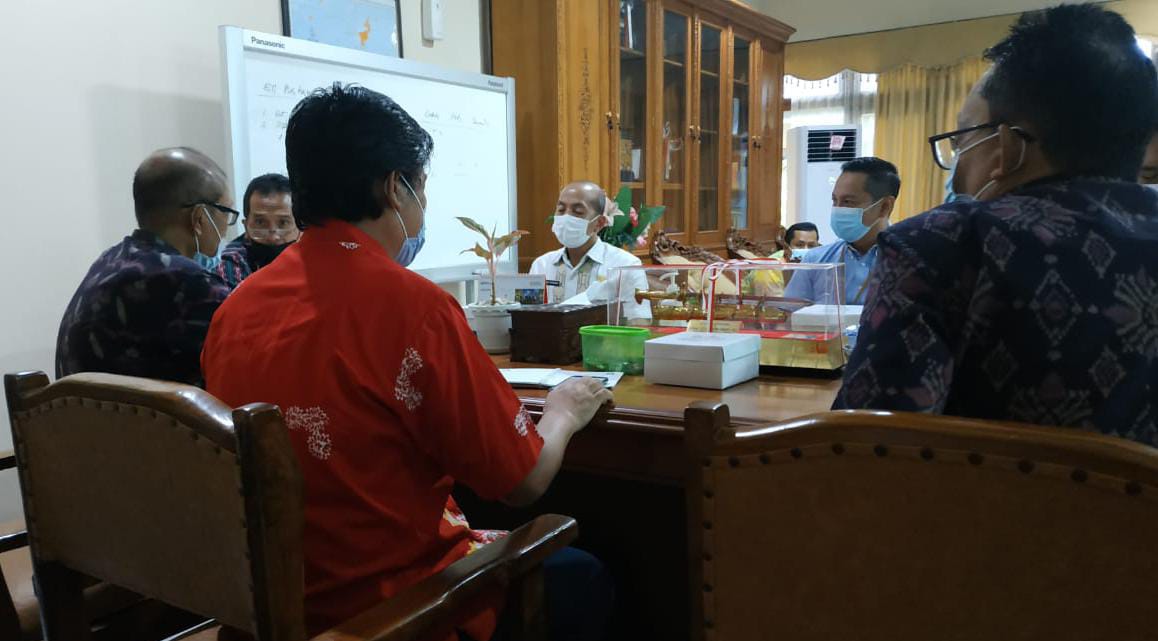 Rapat di Setda tentang temuan petani yang belum terima kartu tani