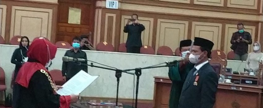 Pelantikan Jumardin sebagai wakil ketua DPRD Sultra