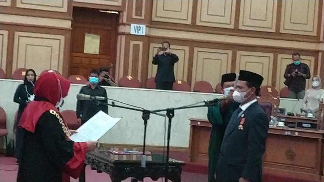 Pelantikan Jumardin sebagai wakil ketua DPRD Sultra 