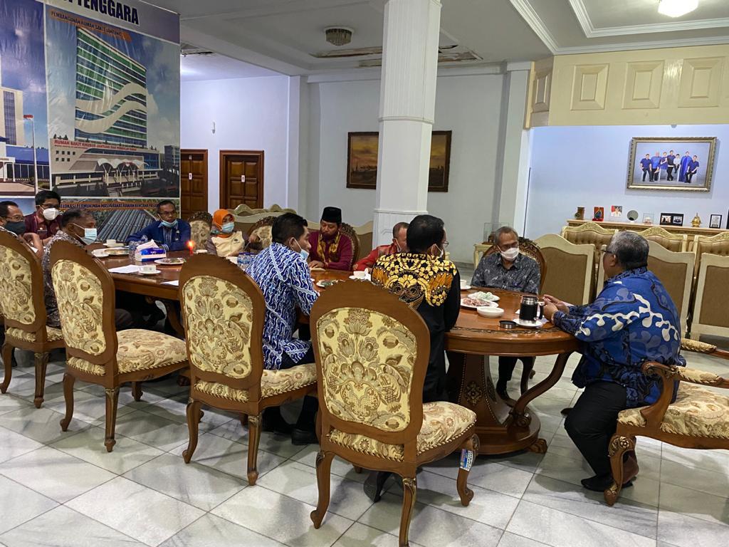 Suasana pertemuan kunjungan kerja Direktur Jenderal Pembinaan, Pelatihan dan Produktivitas (Dirjen Binalattas), Kementerian Tenaga Kerja Republik Indonesia.