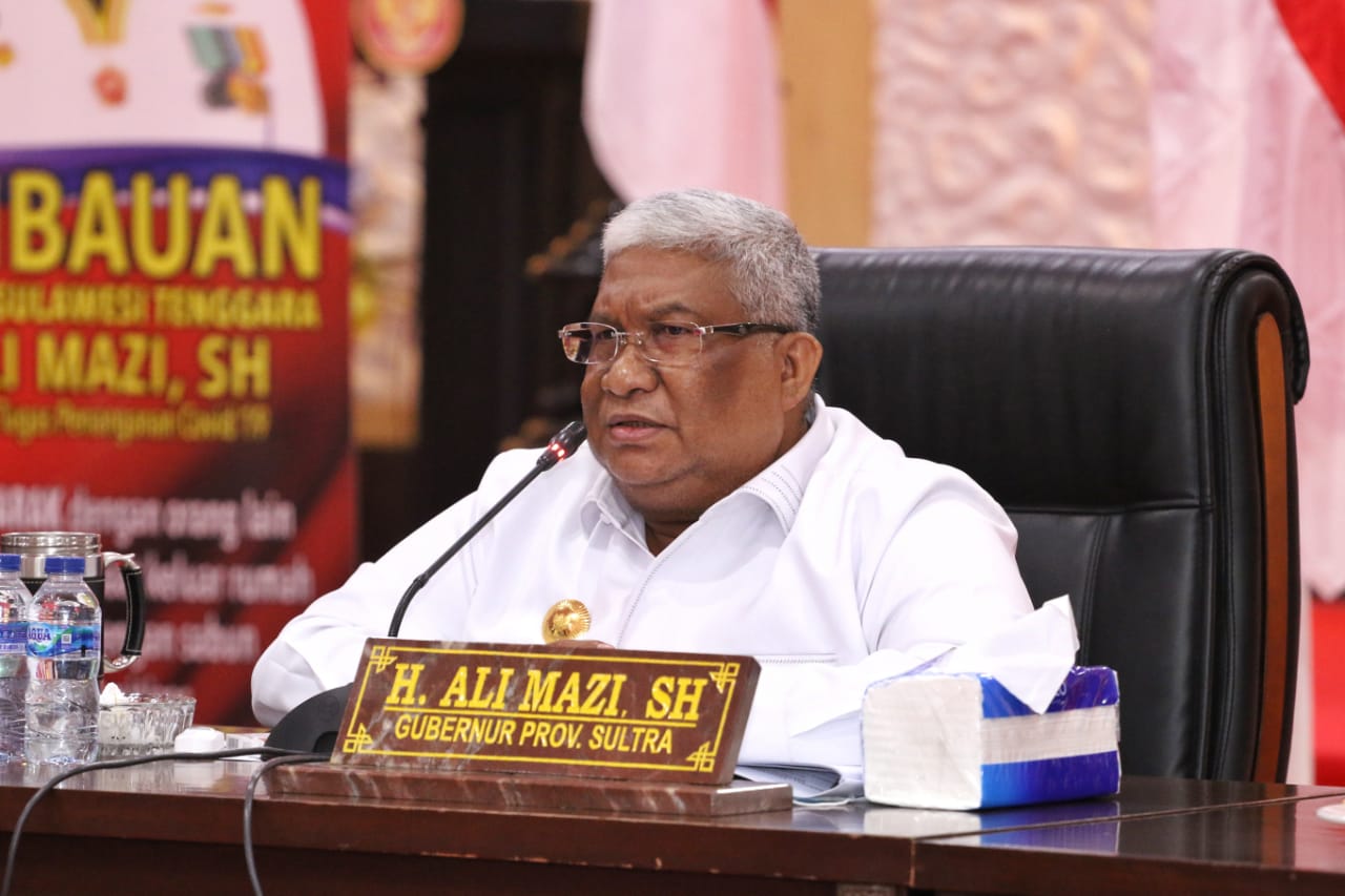 Gubernur Sulawesi Tenggara, Ali Mazi,  SH saat memimpin Rakor