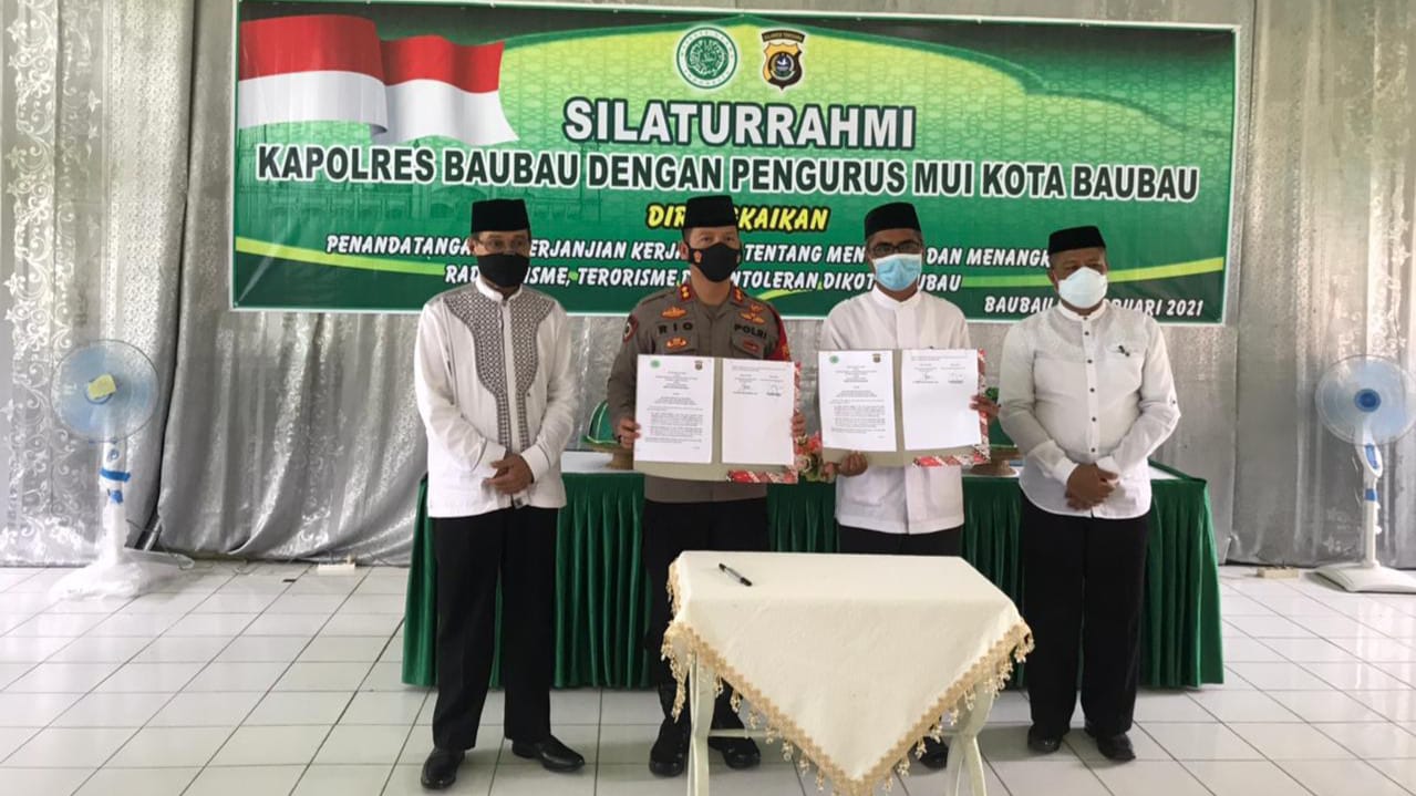 Penanda tanganan kerja sama antara Polres Baubau dan MUI Baubau