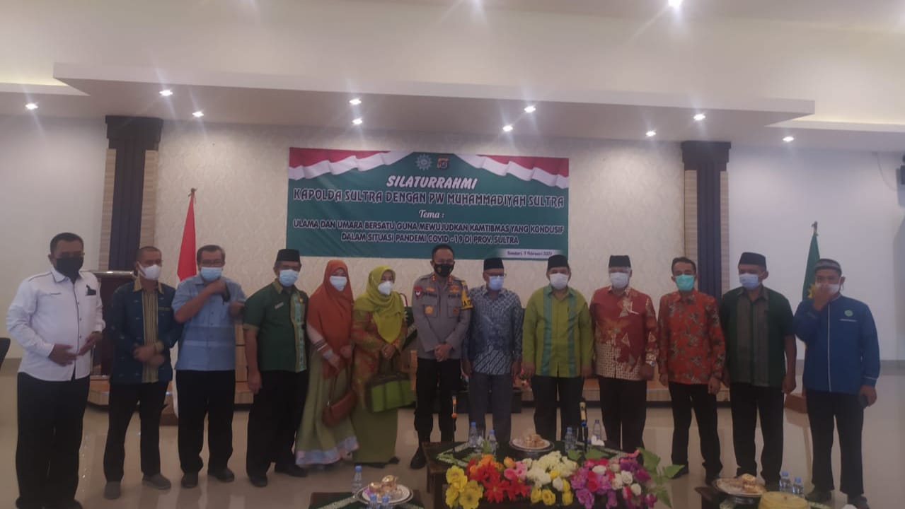 Foto bersama Kapolda dan jajaran PW Muhammadiya Sultra