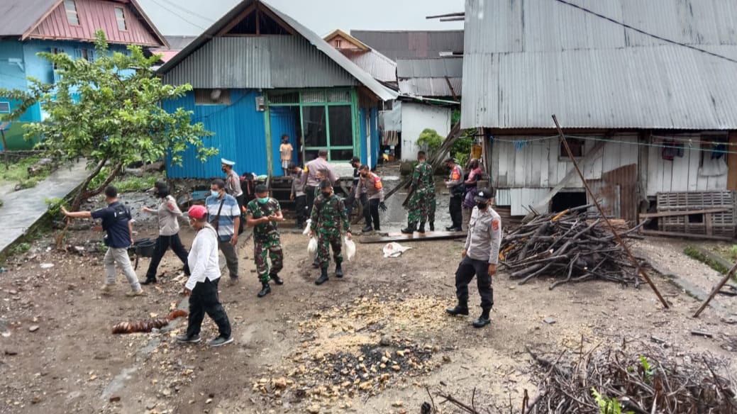 Bakti sosil yang digelar Polres Baubau bersama Kodim 1413 Buton