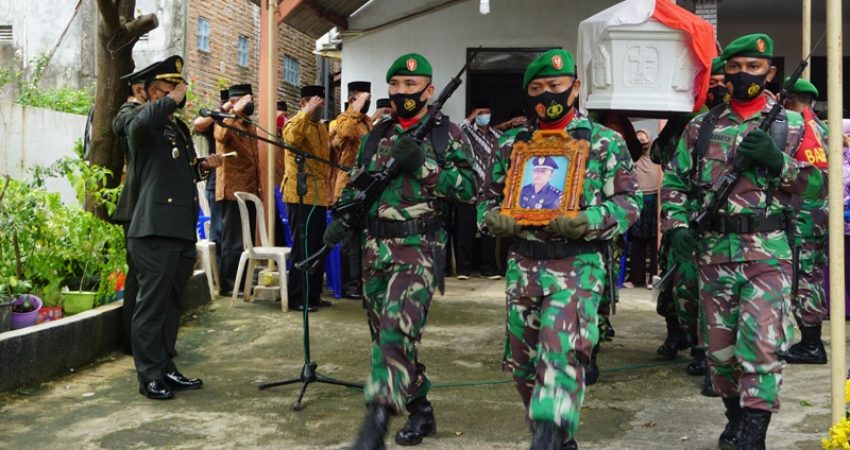 Dandim pimpin pemakaman mayor ( purn) Yohanes Mulyono