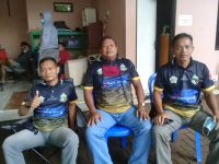 Rifa'i ( tengah) pelatih senior asal Jepara