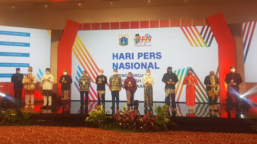 Gubernur Sultra foto bersama usai mengikuti HPN secara virtual