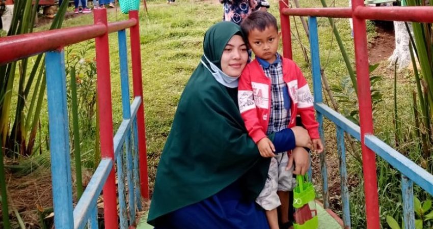 Tari (Ibu Rumah Tangga)