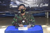 Dansatban KOARMADA II Kolonel Laut ( P) Budi Santosa saat pembukaan latihan