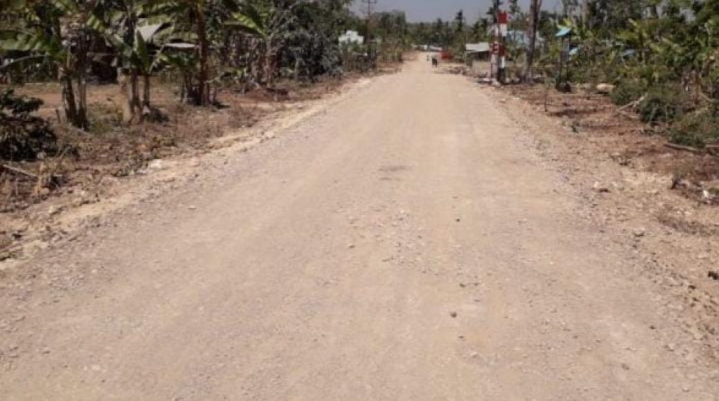 Pembangunan ruas jalan satu km di desa Matabaho pada 2019