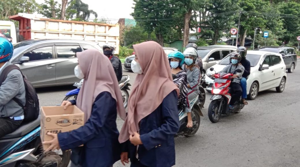 Penggalangan dana di jalan 