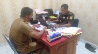 Ketua Tim Penyidik Kejari Konsel, Safri Abdul Muin saat melakukan pemeriksaan terhadap saksi kasus dugaan Pungli kenaikan pangkat dilingkup Pemda Konsel tahun 2020