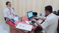 Ketua Tim Penyidik Kejari Konsel, Safri Abdul Muin saat melakukan pemeriksaan terhadap salah seorang saksi