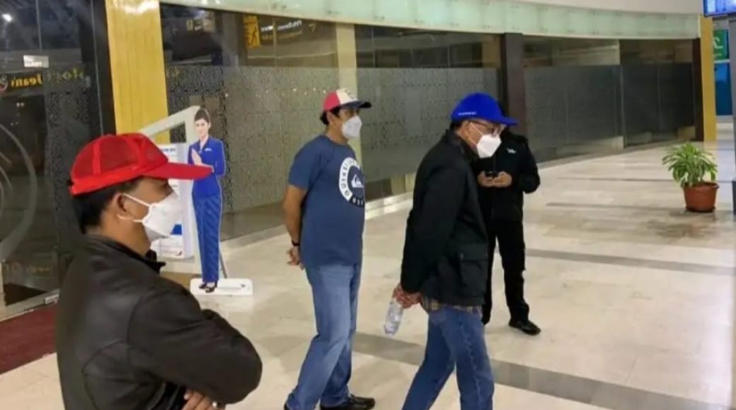 Gubernur Sulsel saat di bandara keberangkatan menujun Jakarta untuk menjalani pemeriksaan di KPK