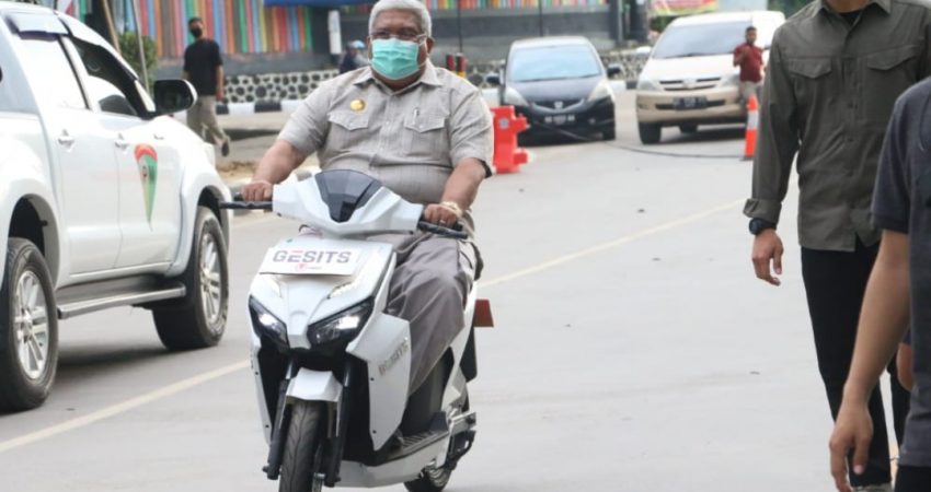 Gubernur Luncurkan Sepeda Motor Listrik di Sultra