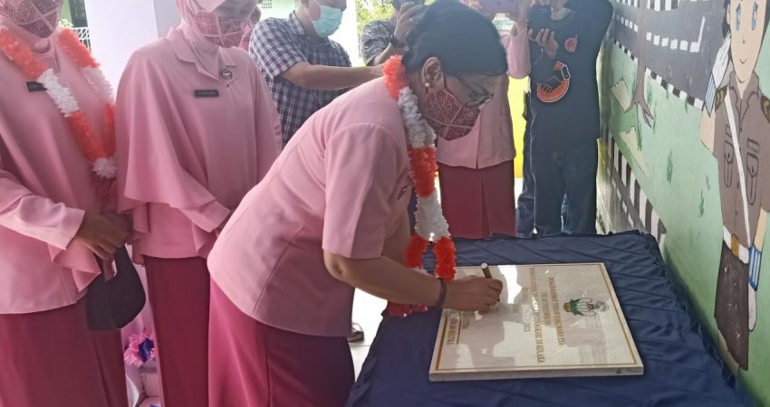 Gedung TK Bayangkari Diresmikan Peggy Yan Sulta