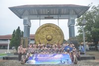 Peserta Diklat foto bersama di depan gong kyai tentrem