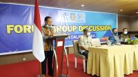 Sekda Konsel, H Sjarif Sajang saat membuka acara FGD