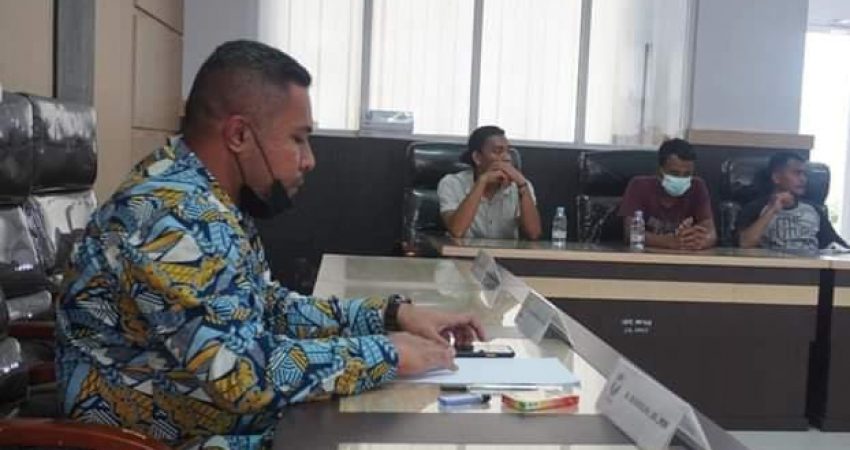 Terkait Tiga Kapal Tongkang di di Area Teluk Kendari, Begini Kata Rajab Jinik